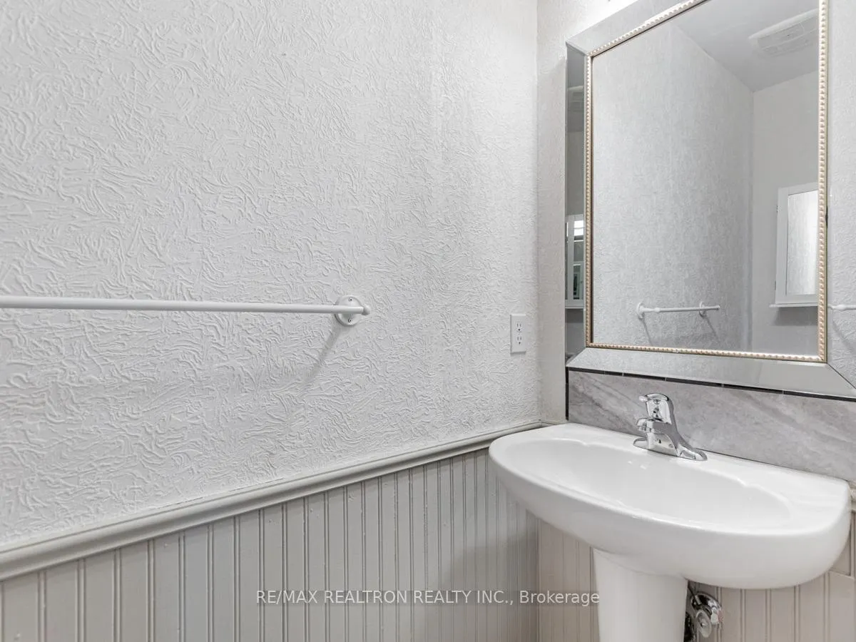 Photo 14 of 39 Great Gabe Crescent, Oshawa, Windfields — HOMEH