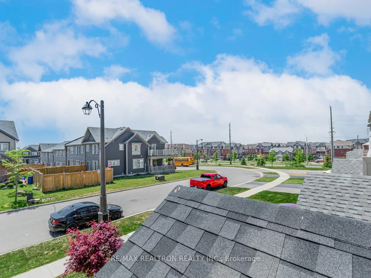 Photo 25 of 39 Great Gabe Crescent, Oshawa, Windfields — HOMEH