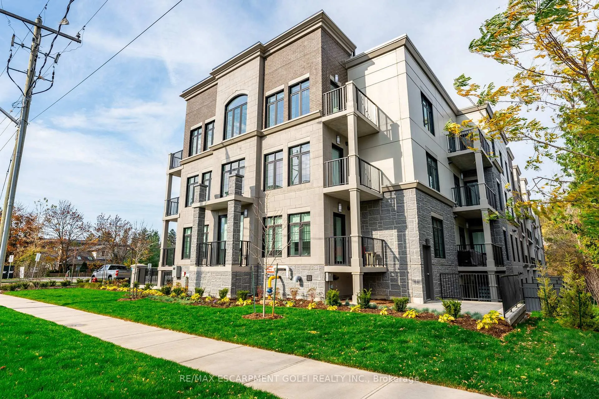 Photo 2 of Unit 106, 153 Wilson Street W, Hamilton, Ancaster — HOMEH