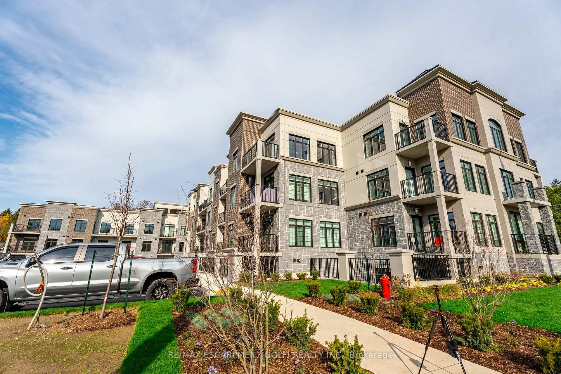 Photo 3 of Unit 106, 153 Wilson Street W, Hamilton, Ancaster — HOMEH