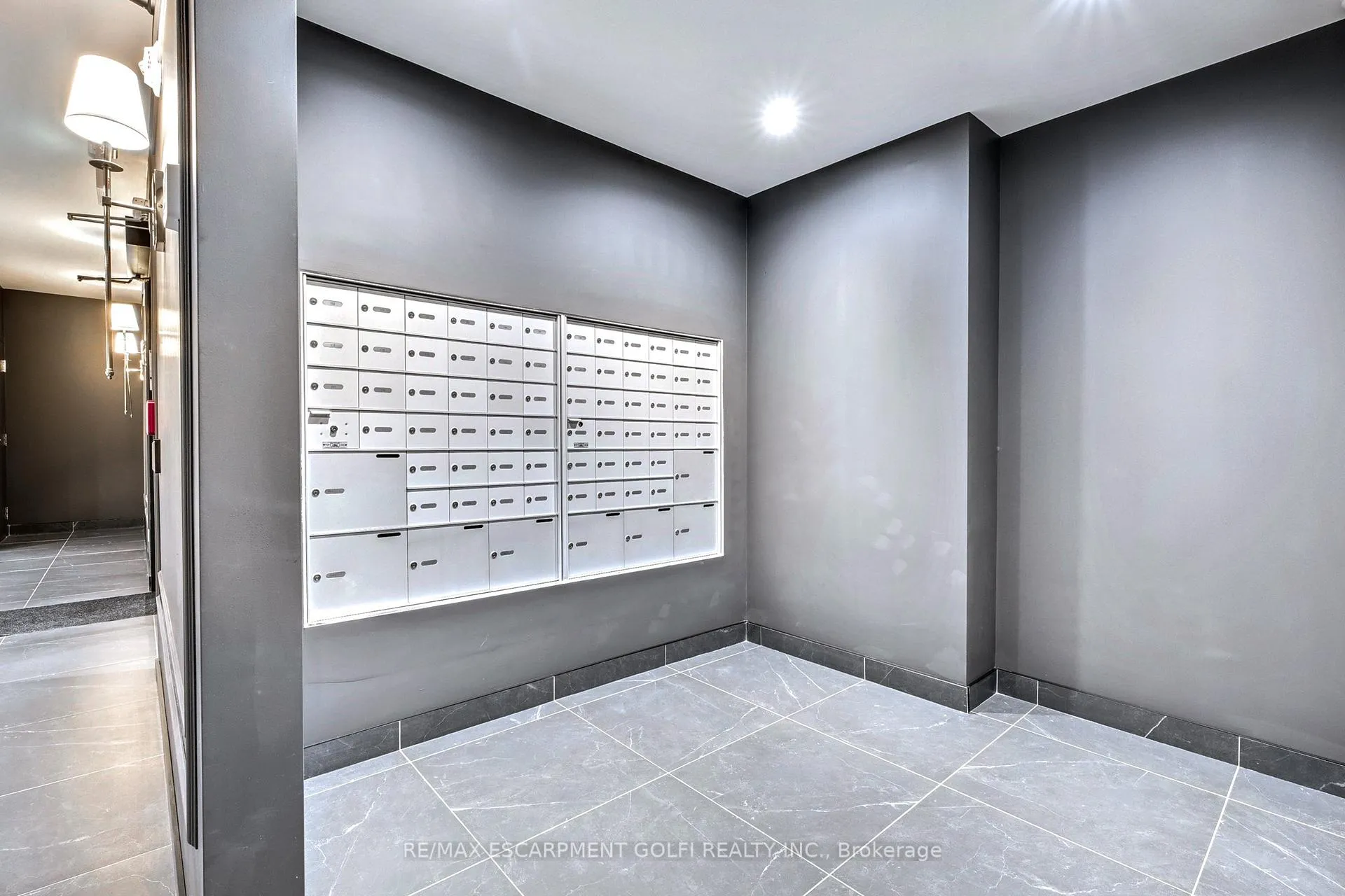 Photo 5 of Unit 106, 153 Wilson Street W, Hamilton, Ancaster — HOMEH