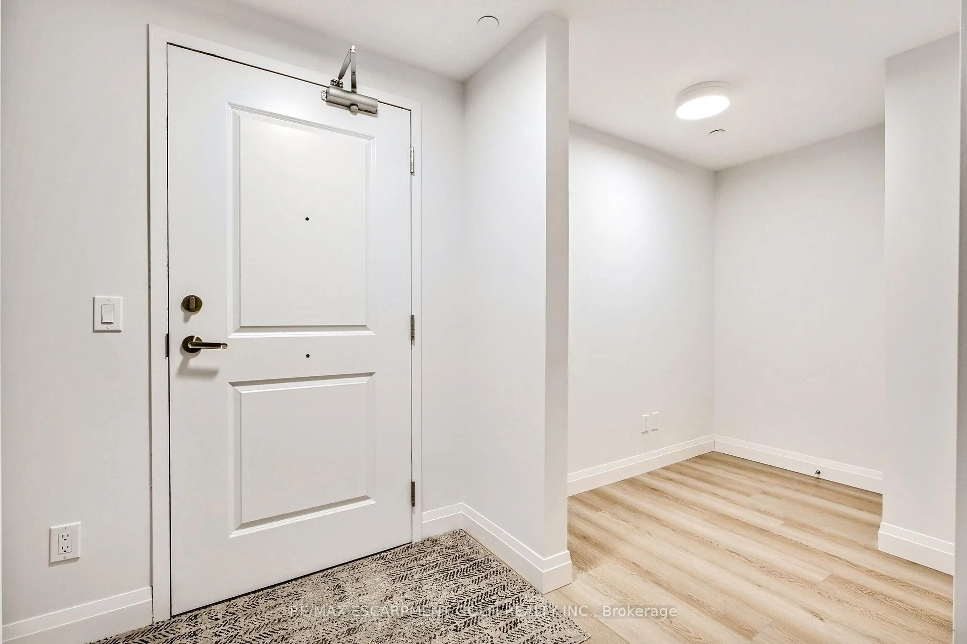 Photo 7 of Unit 106, 153 Wilson Street W, Hamilton, Ancaster — HOMEH