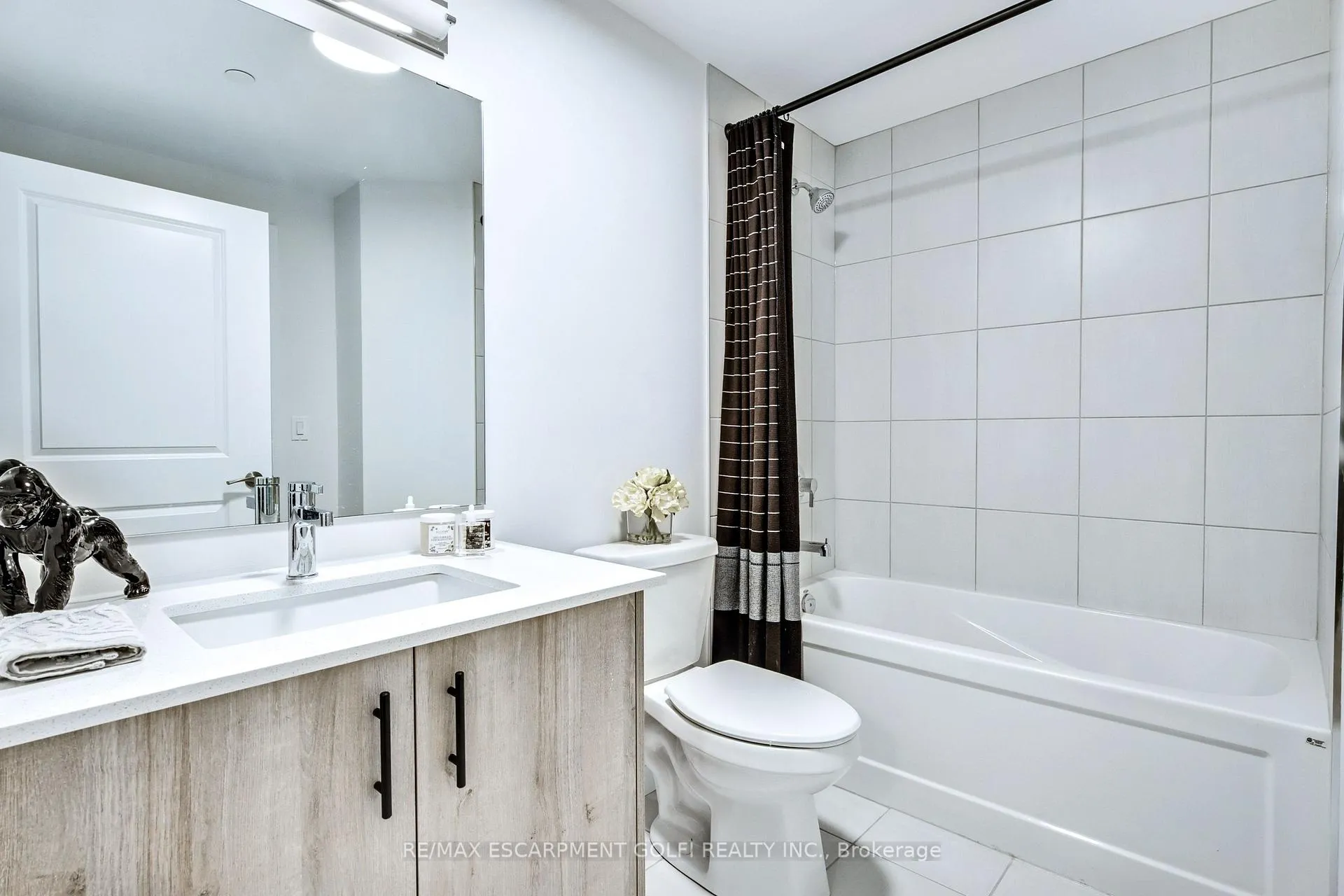 Photo 27 of Unit 106, 153 Wilson Street W, Hamilton, Ancaster — HOMEH