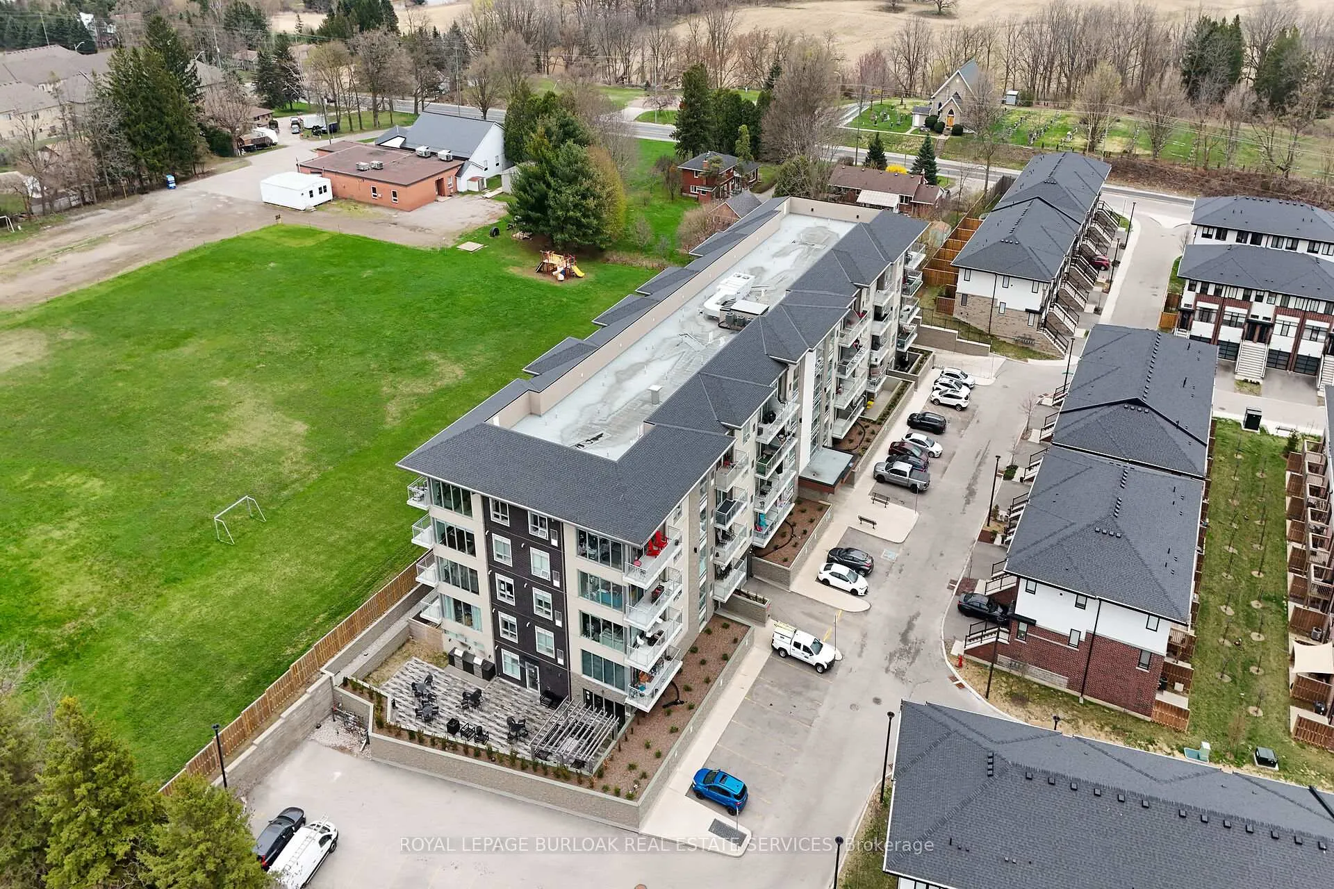 Photo 3 of Unit 409, 16 Markle Crescent, Hamilton, Ancaster — HOMEH