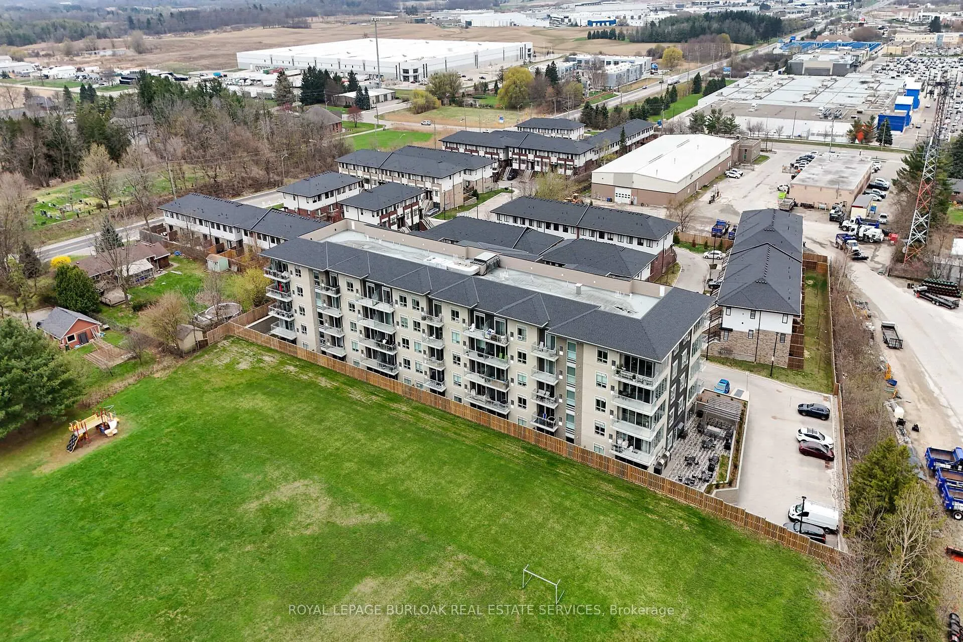 Photo 6 of Unit 409, 16 Markle Crescent, Hamilton, Ancaster — HOMEH