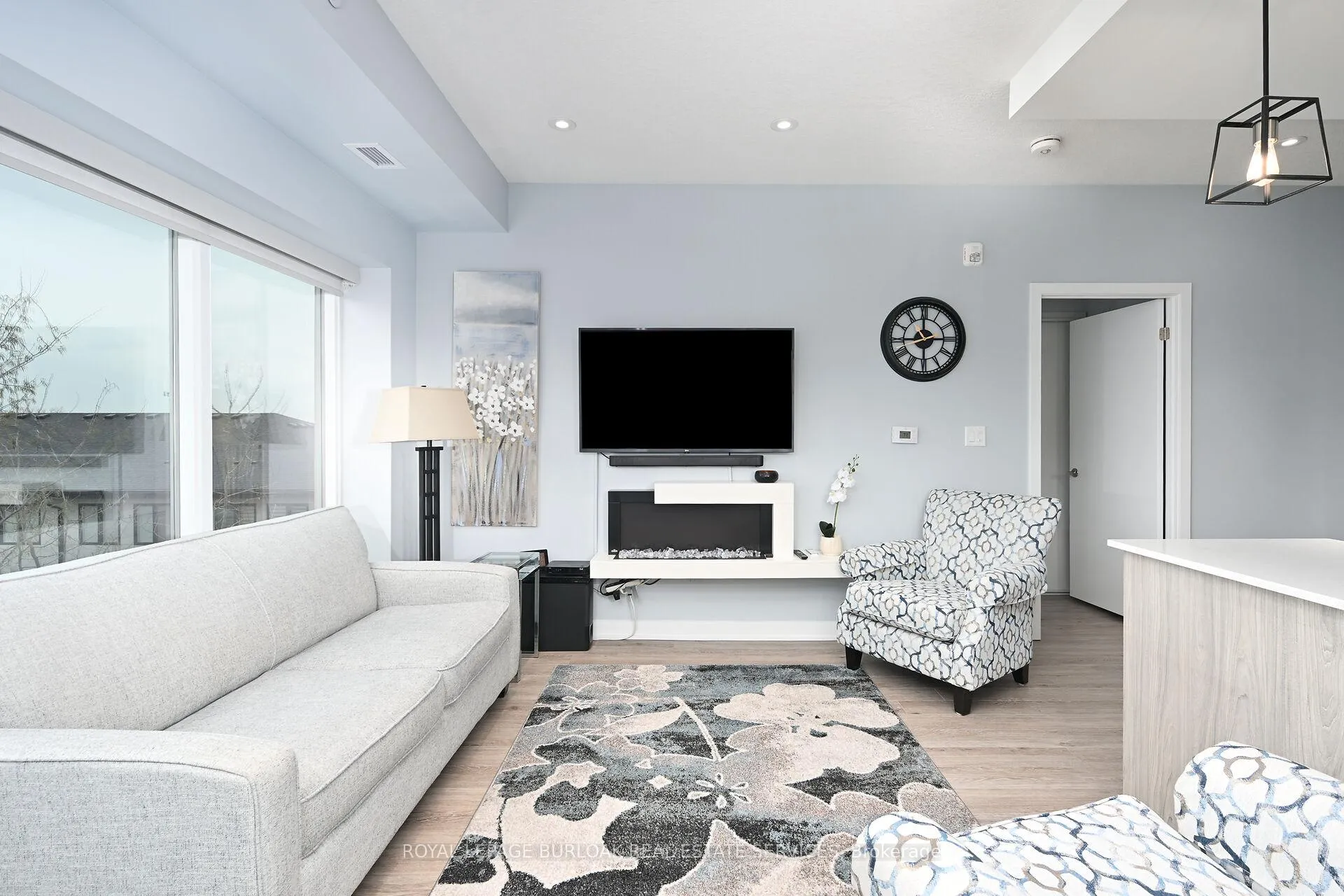 Photo 28 of Unit 409, 16 Markle Crescent, Hamilton, Ancaster — HOMEH