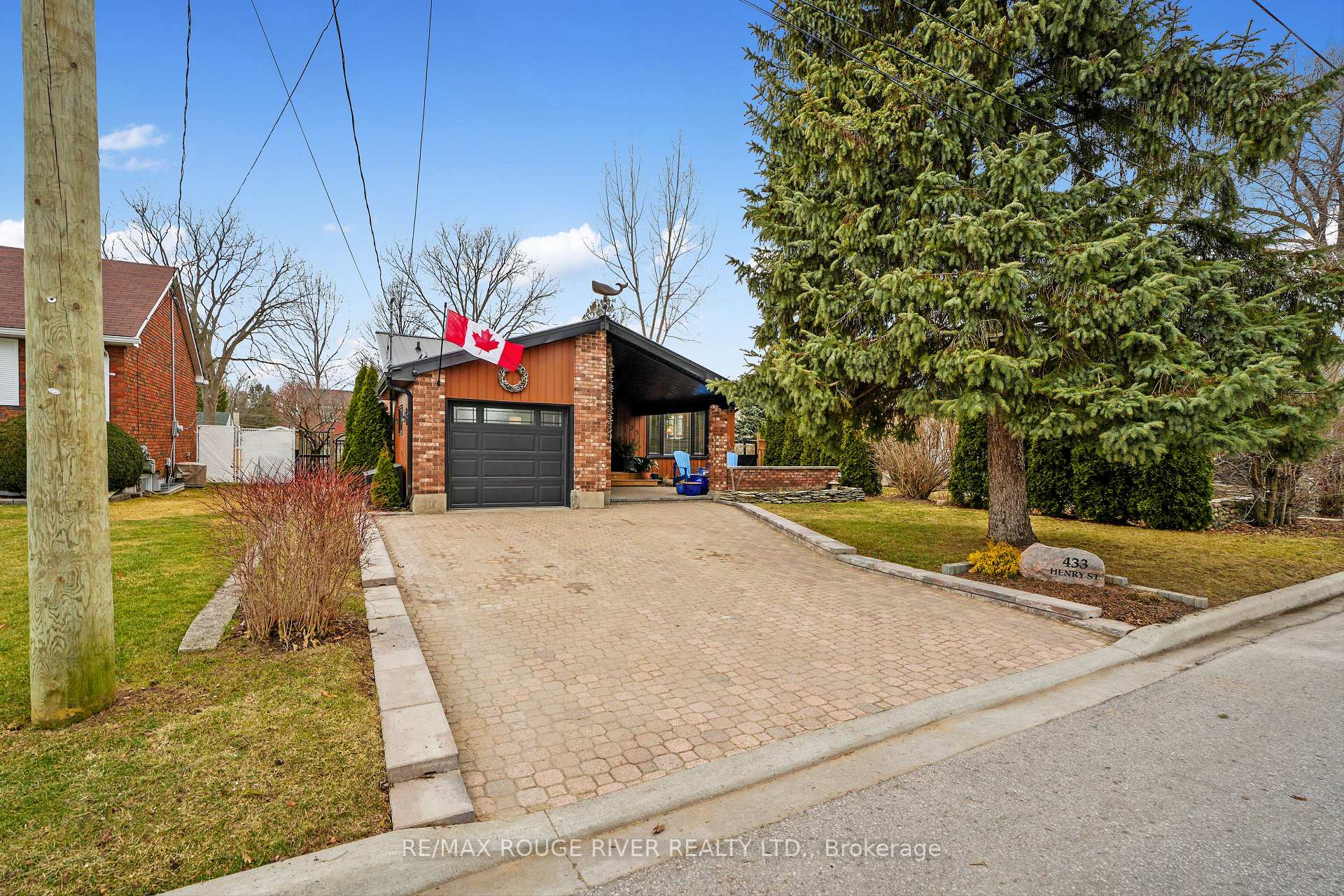 Photo 2 of 433 Henry Street, Cobourg — HOMEH