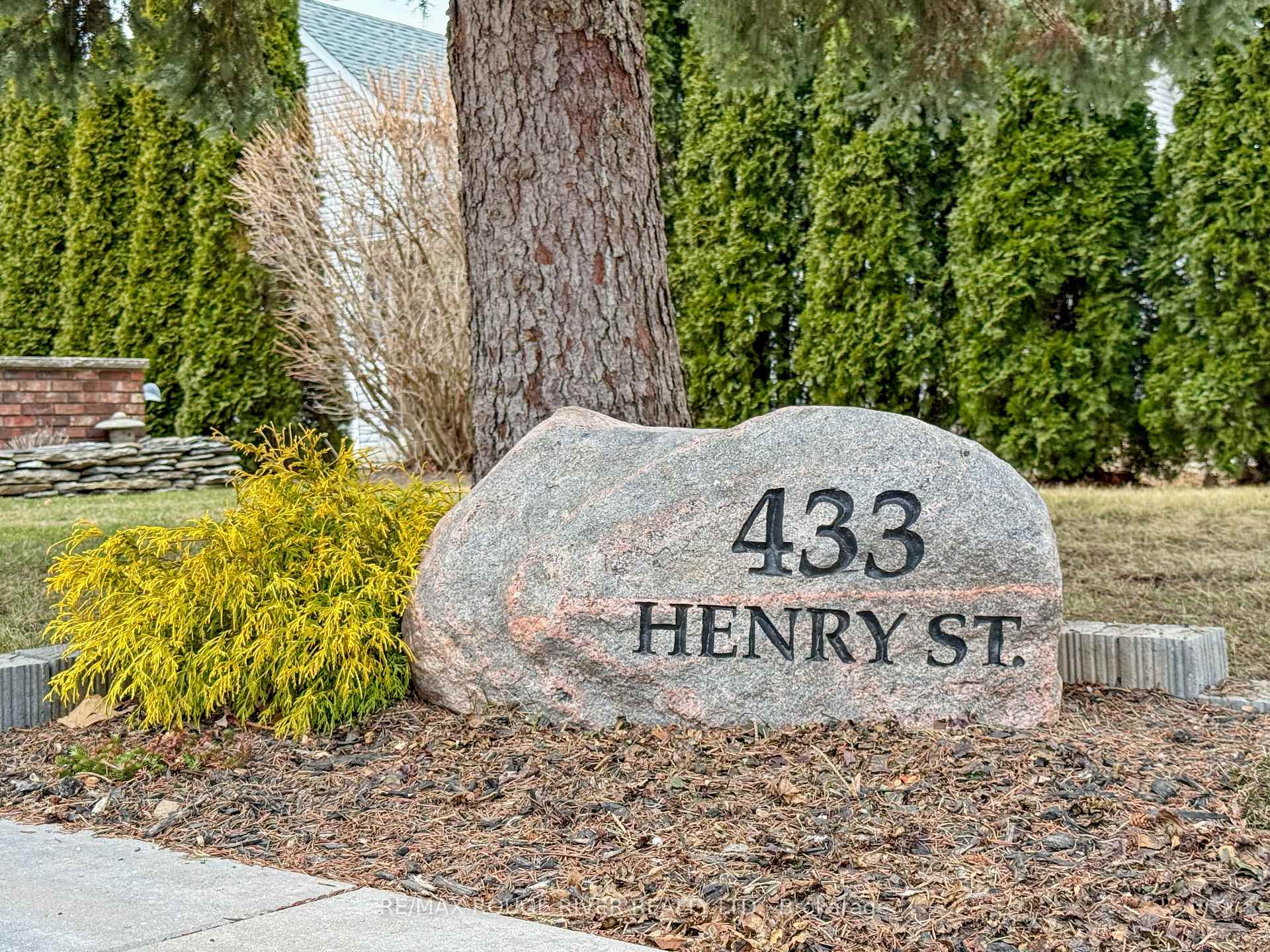 Photo 3 of 433 Henry Street, Cobourg — HOMEH