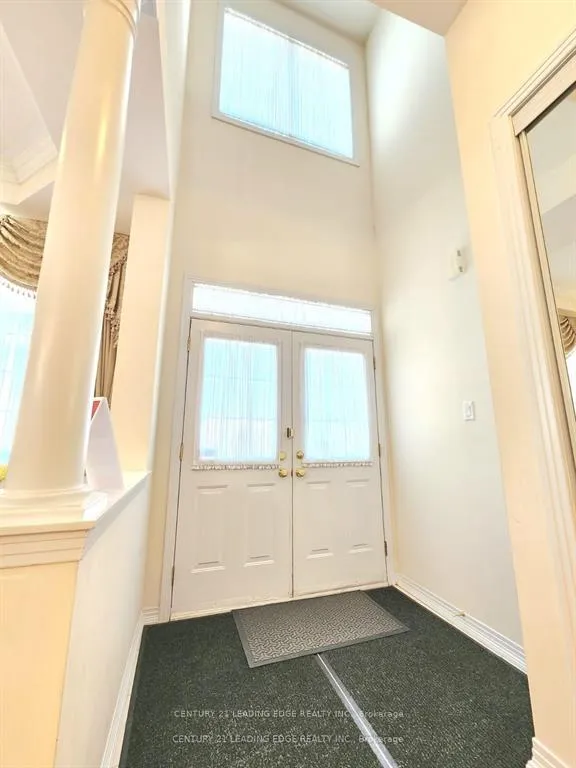Photo 3 of 48 Starhill Crescent, Markham, Cachet — HOMEH