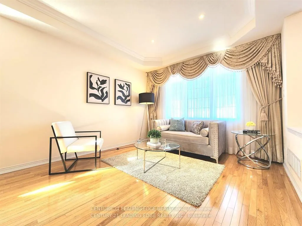 Photo 5 of 48 Starhill Crescent, Markham, Cachet — HOMEH