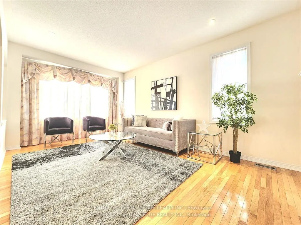 Photo 9 of 48 Starhill Crescent, Markham, Cachet — HOMEH