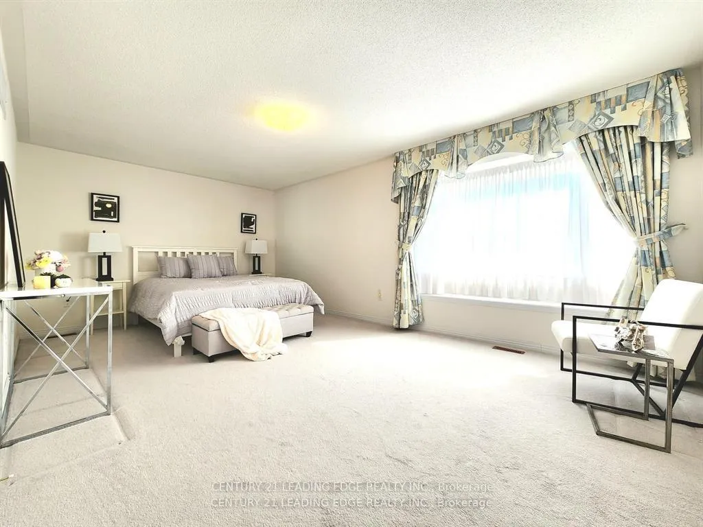 Photo 15 of 48 Starhill Crescent, Markham, Cachet — HOMEH