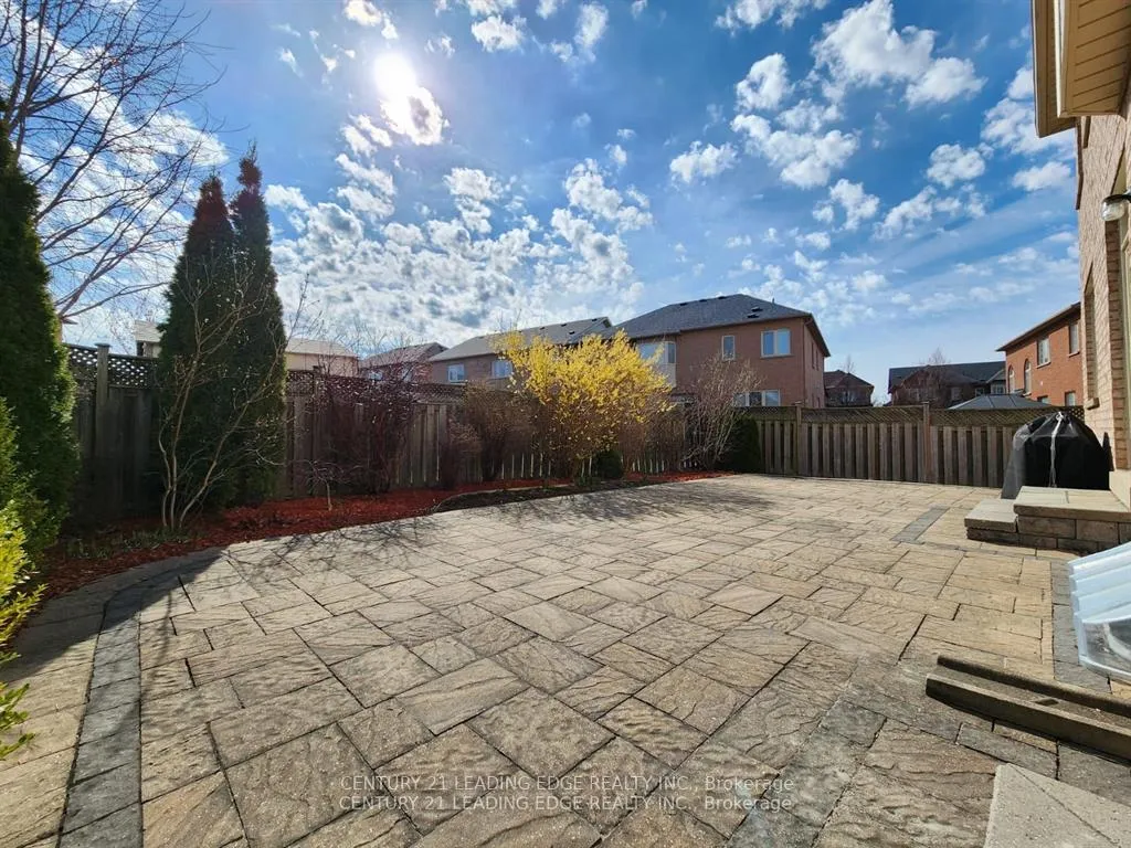 Photo 23 of 48 Starhill Crescent, Markham, Cachet — HOMEH