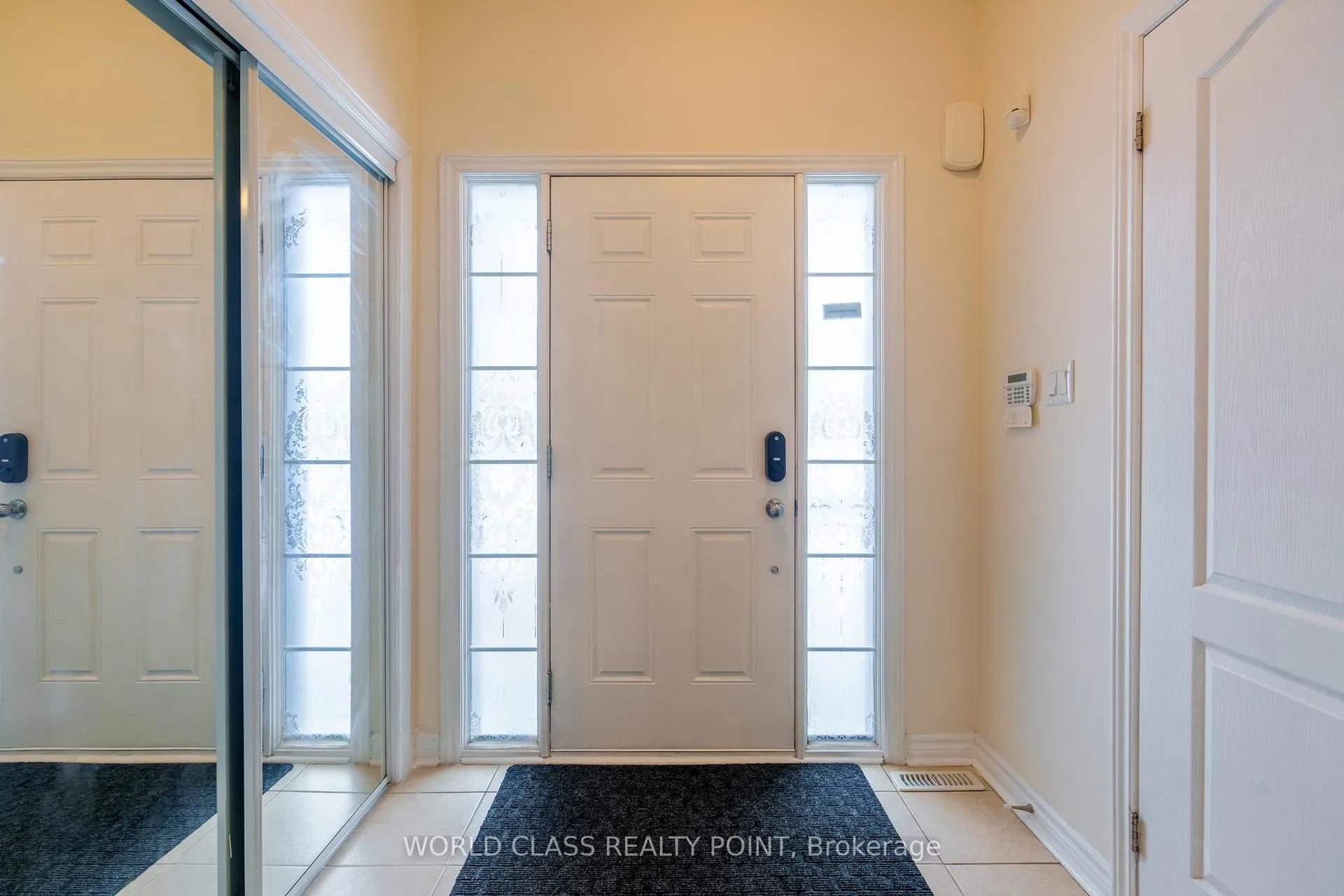 Photo 3 of 19 Partner Drive, Clarington, Courtice — HOMEH