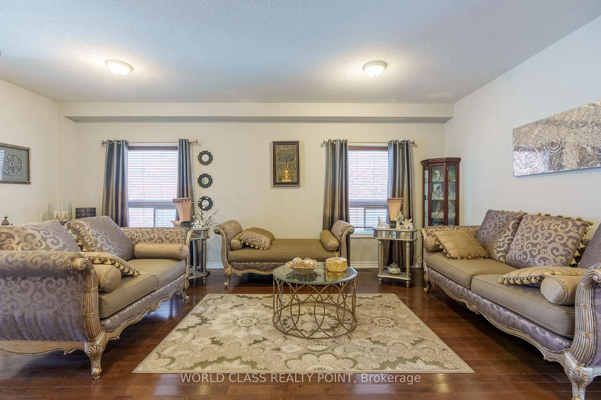 Photo 5 of 19 Partner Drive, Clarington, Courtice — HOMEH