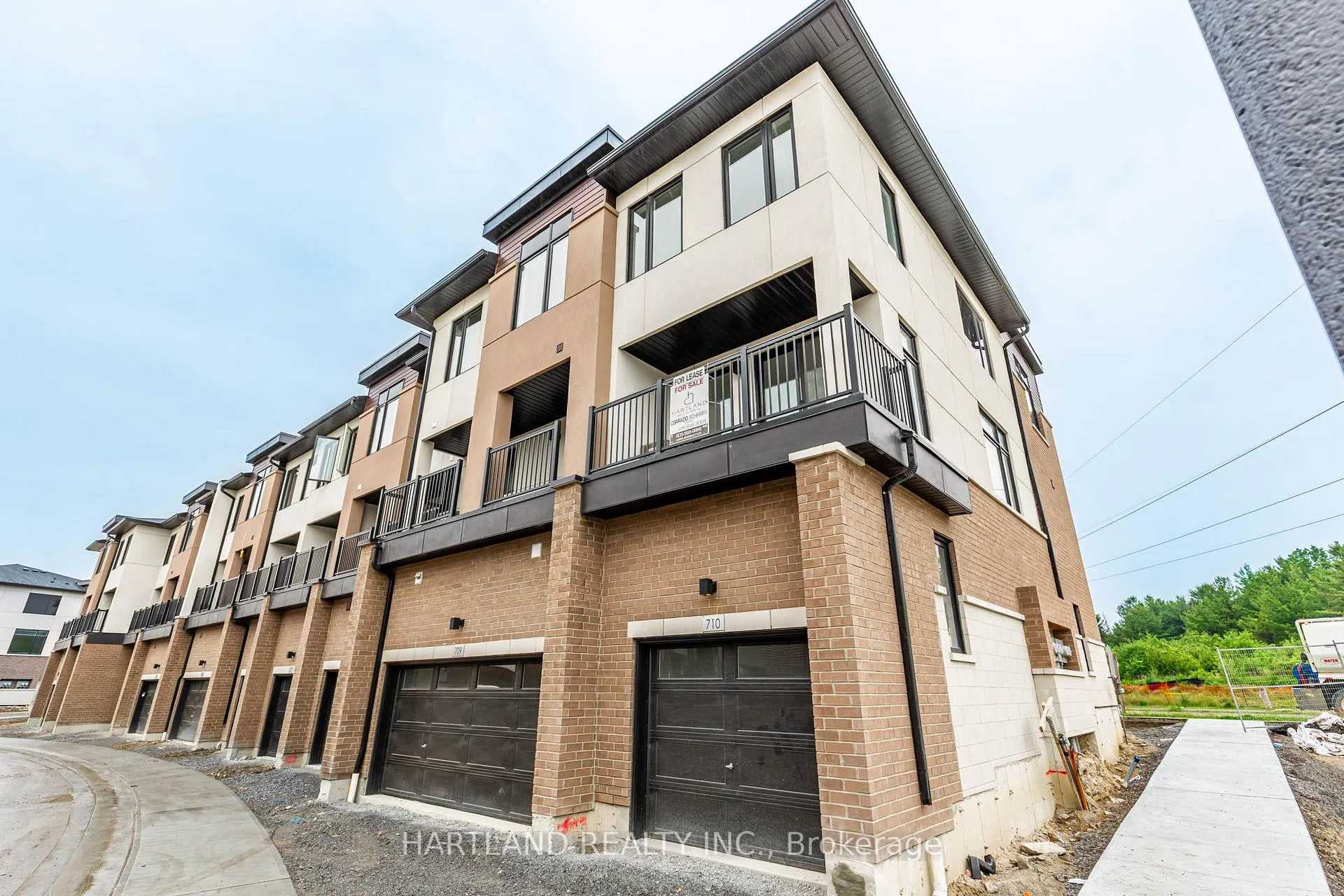 Photo 3 of Unit 710, 1695 Dersan Street, Pickering, Duffin Heights — HOMEH