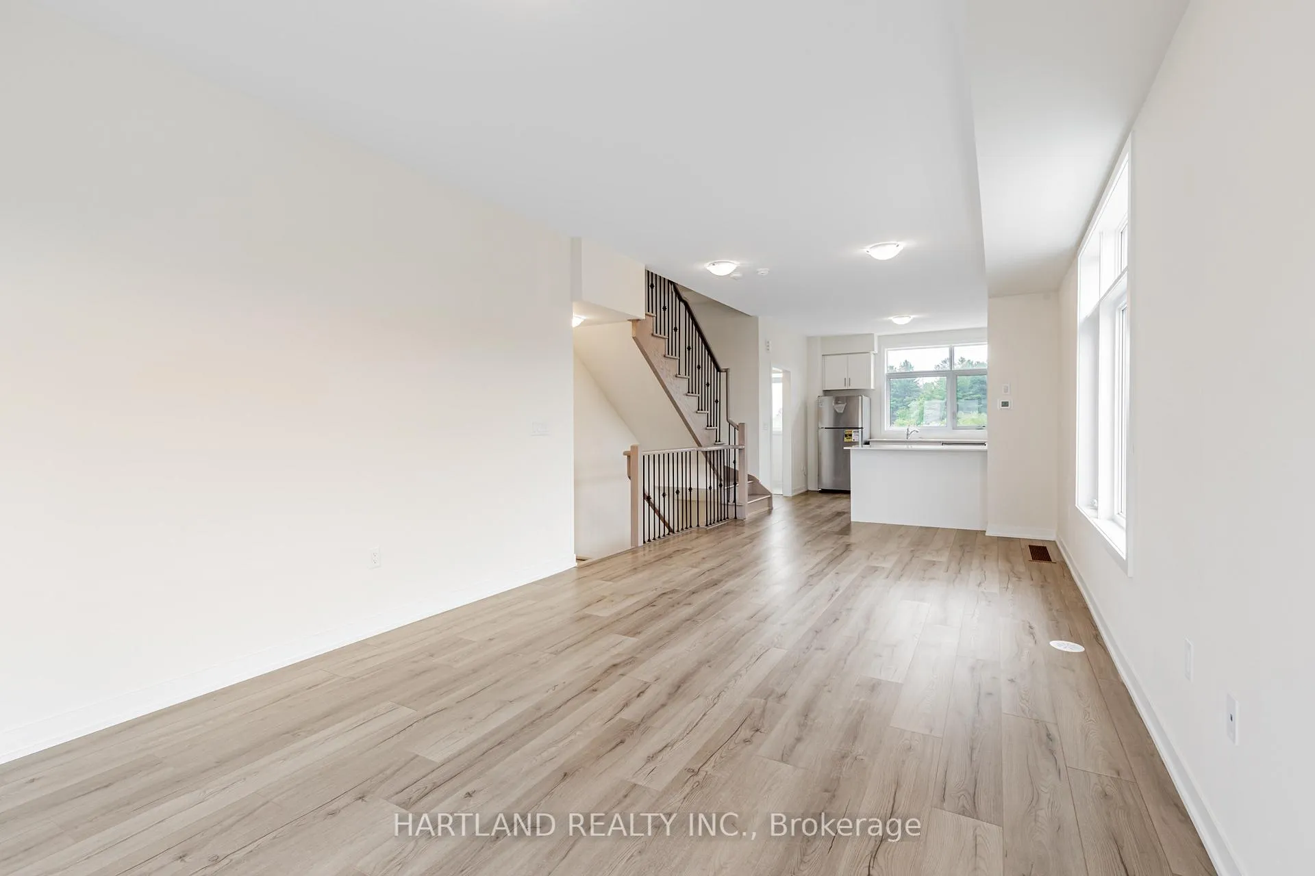 Photo 4 of Unit 710, 1695 Dersan Street, Pickering, Duffin Heights — HOMEH