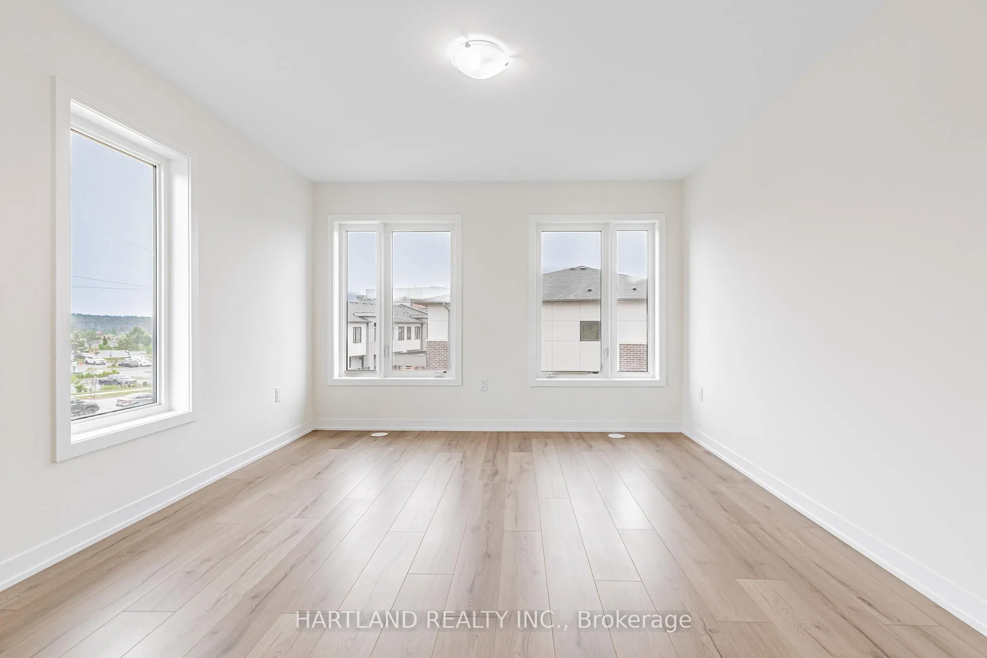 Photo 13 of Unit 710, 1695 Dersan Street, Pickering, Duffin Heights — HOMEH