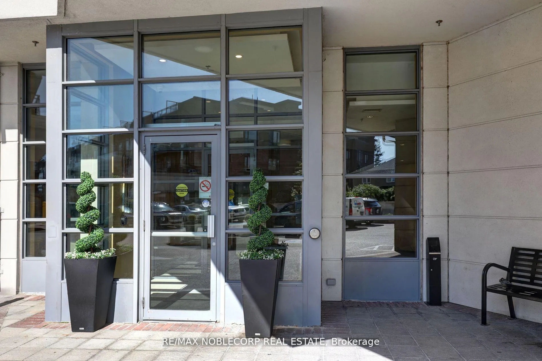 Photo 3 of Unit 907, 7730 Kipling Avenue, Vaughan, West Woodbridge — HOMEH