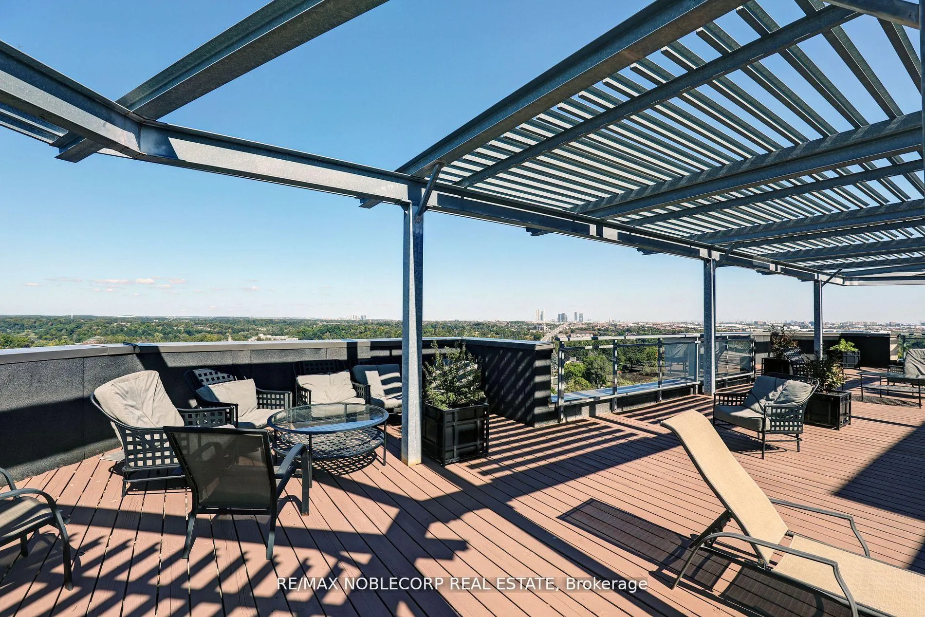 Photo 5 of Unit 907, 7730 Kipling Avenue, Vaughan, West Woodbridge — HOMEH