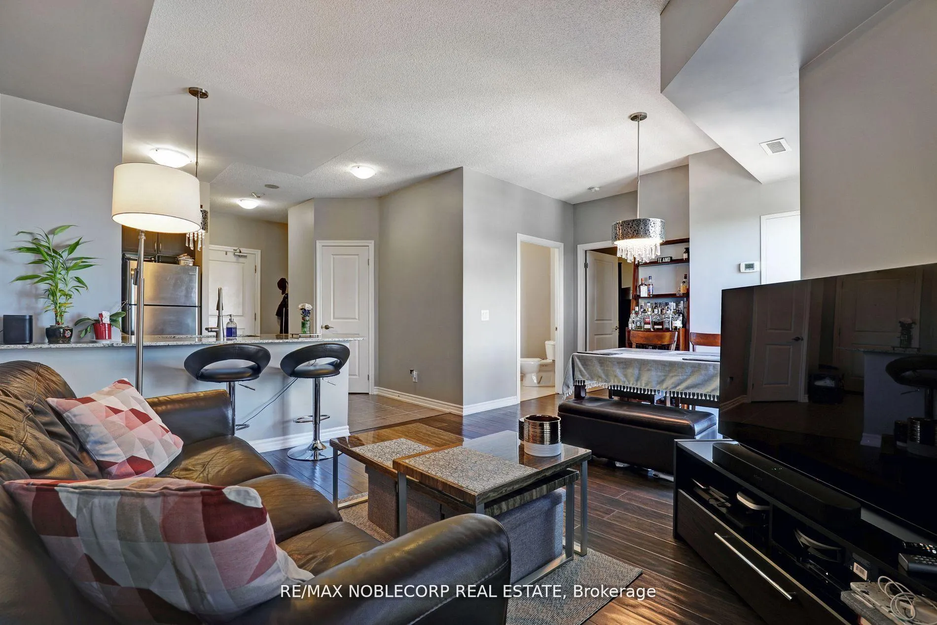 Photo 7 of Unit 907, 7730 Kipling Avenue, Vaughan, West Woodbridge — HOMEH