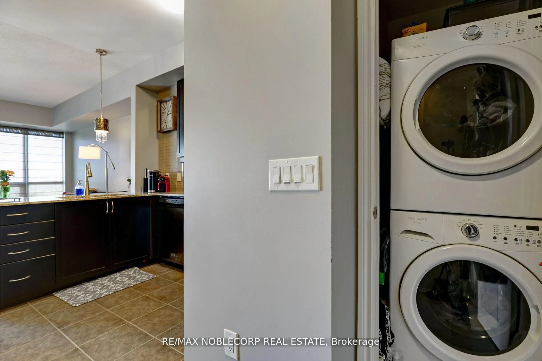 Photo 8 of Unit 907, 7730 Kipling Avenue, Vaughan, West Woodbridge — HOMEH