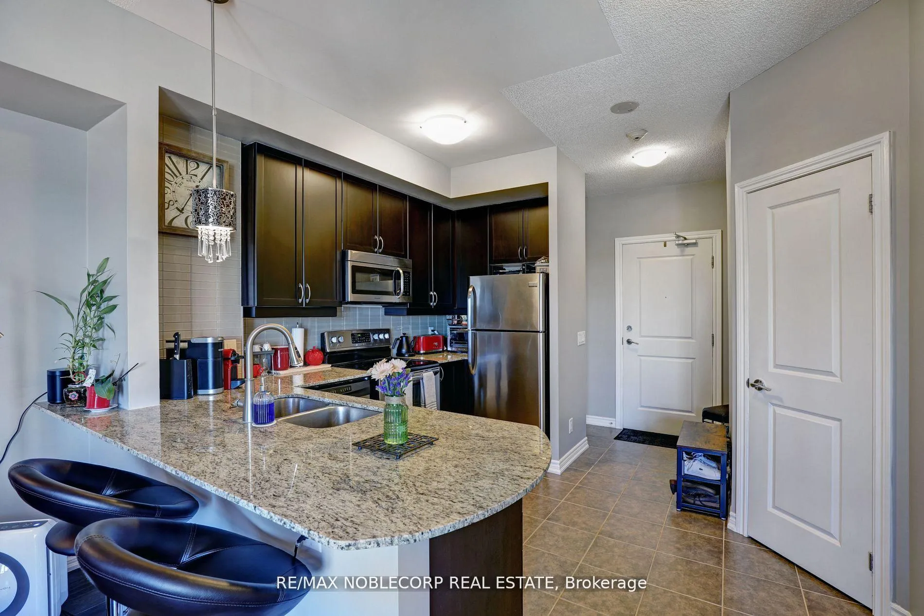 Photo 10 of Unit 907, 7730 Kipling Avenue, Vaughan, West Woodbridge — HOMEH