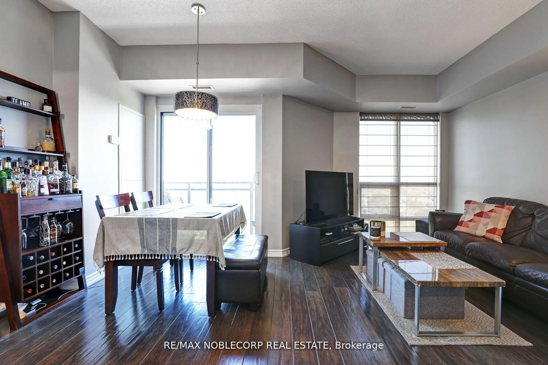 Photo 11 of Unit 907, 7730 Kipling Avenue, Vaughan, West Woodbridge — HOMEH