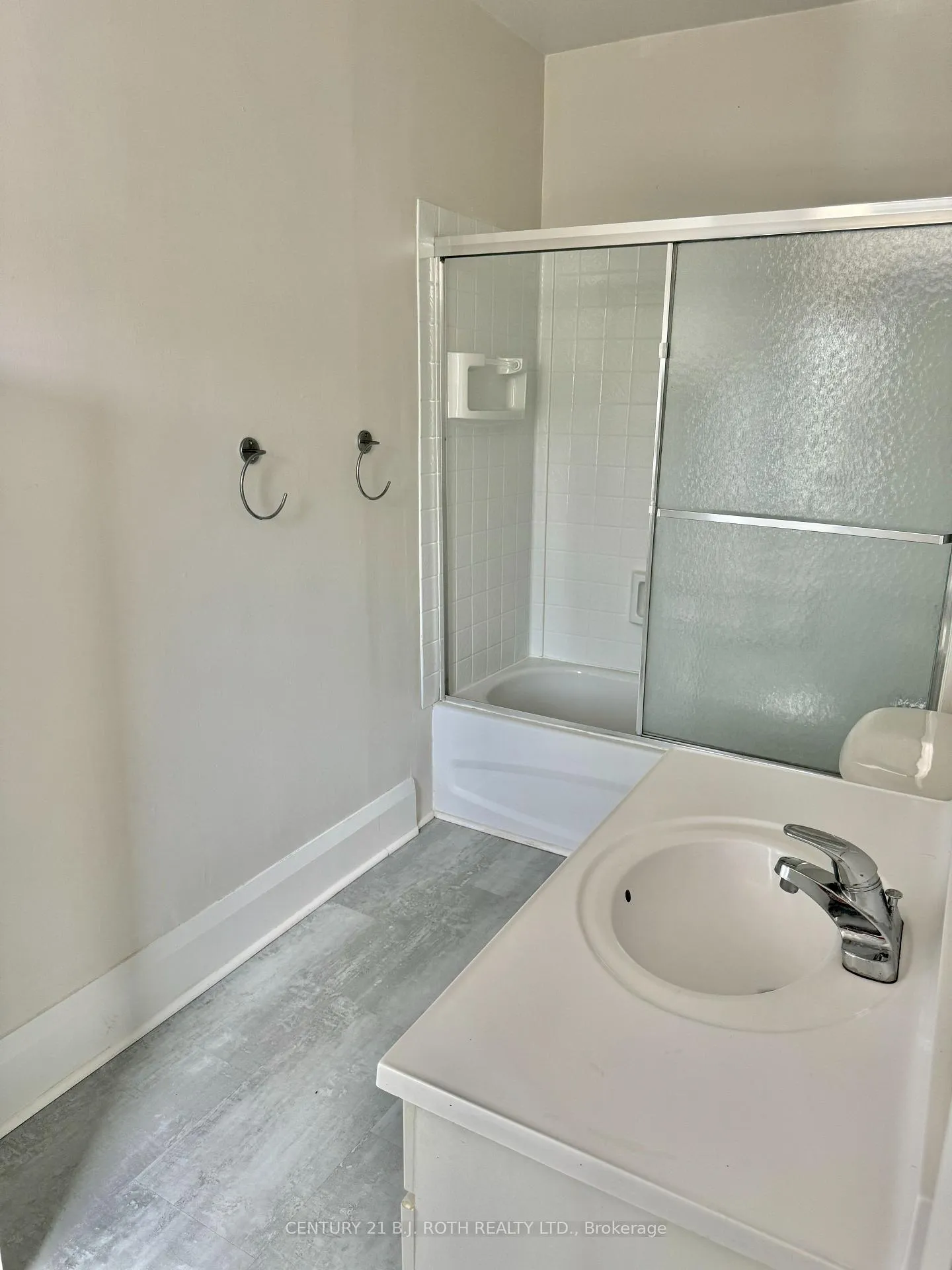 Photo 4 of Unit 2, 177 Queen Street, Scugog, Port Perry — HOMEH