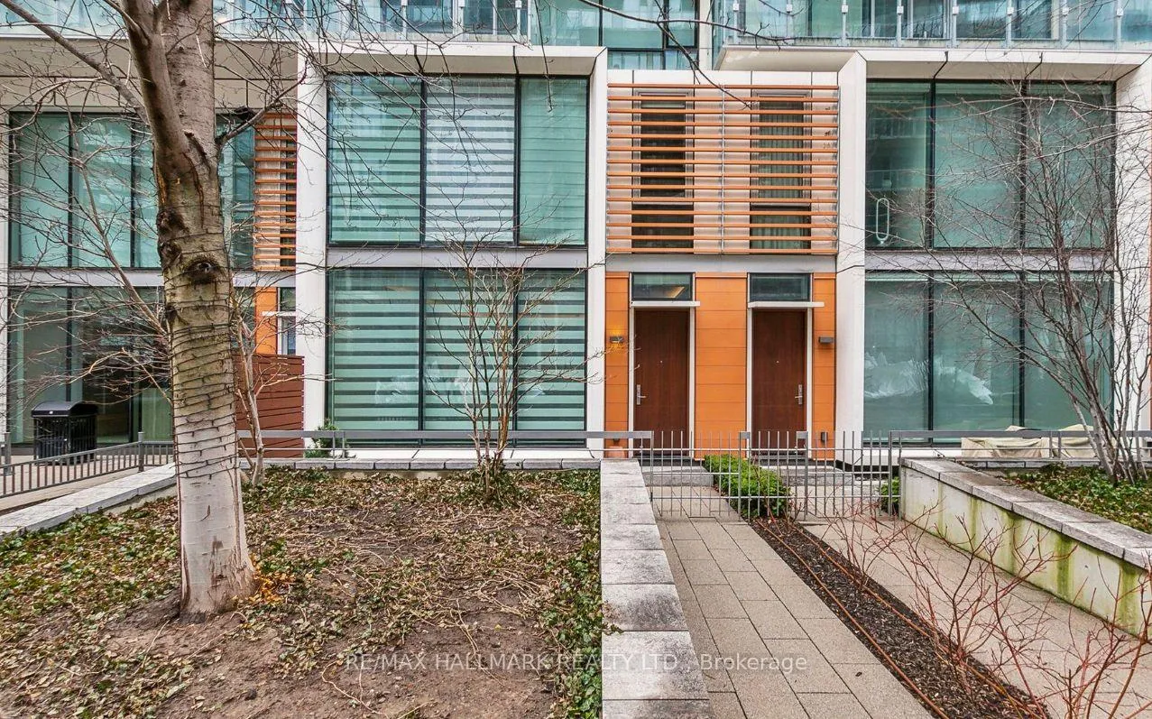 Photo 4 of Unit TH103, 39 Queens Quay E, Toronto, Waterfront Communities — HOMEH