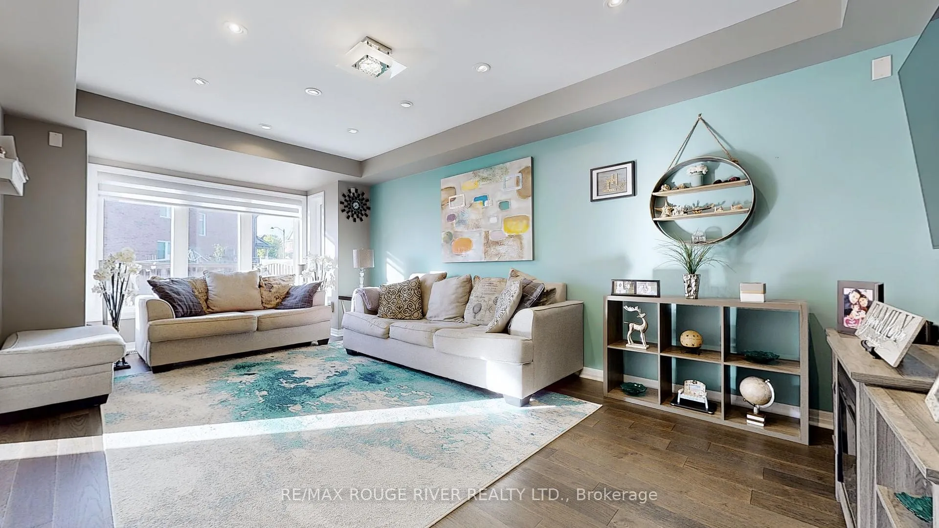 Photo 8 of 1834 Misthollow Drive, Pickering, Duffin Heights — HOMEH