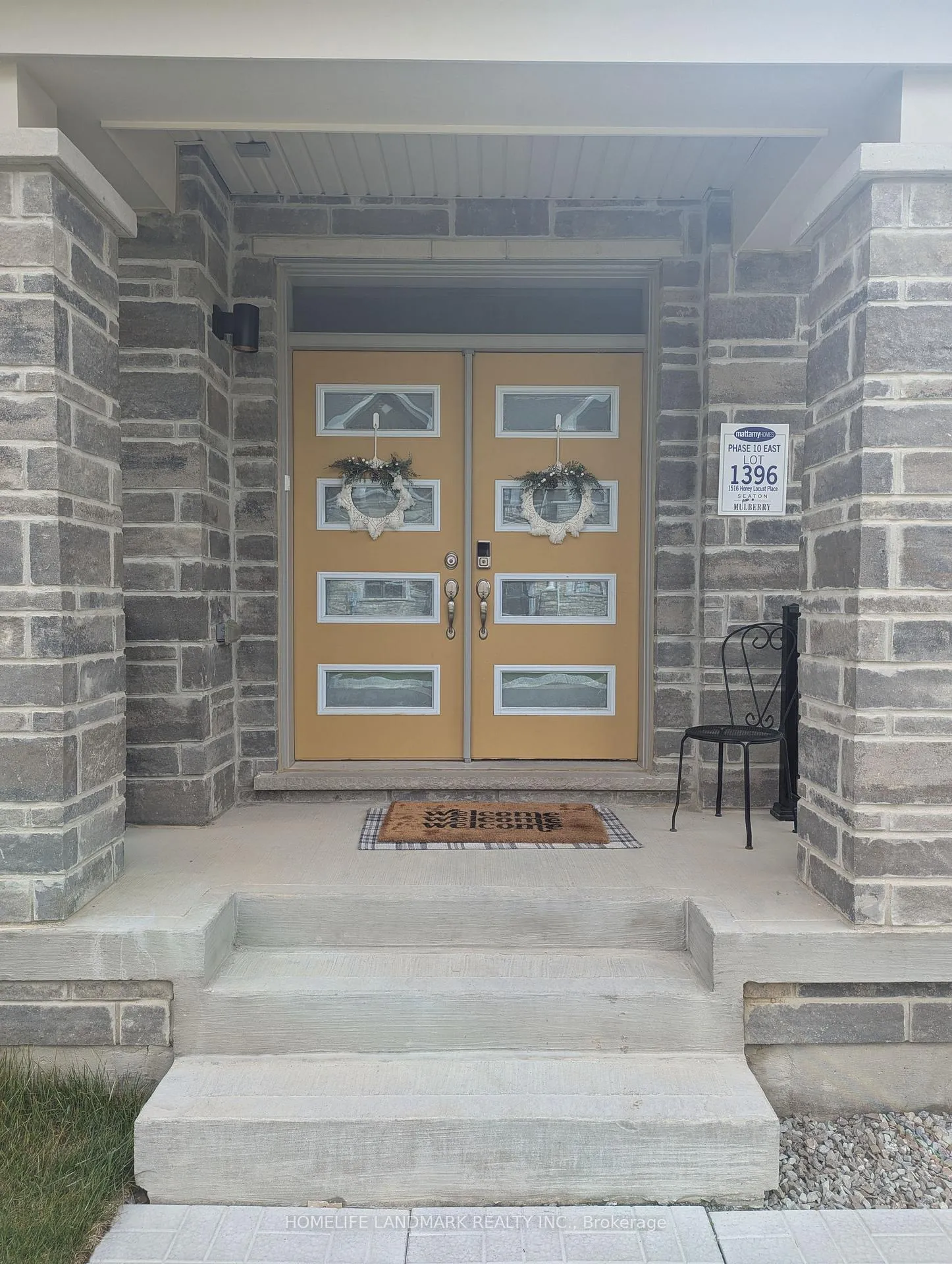 Photo 3 of 1516 Honey Locust Place, Pickering, Rural Pickering — HOMEH