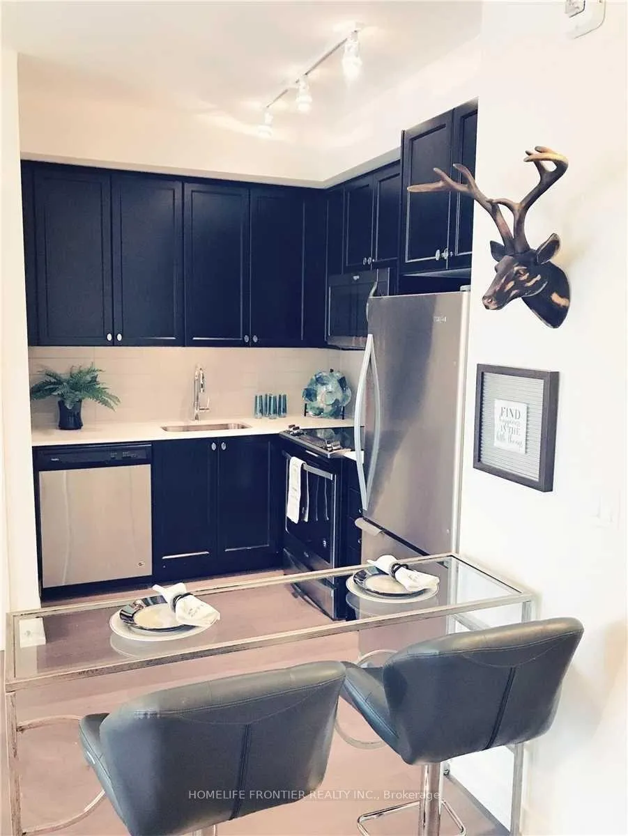 Photo 5 of Unit 304, 555 William Graham Drive, Aurora, Rural Aurora — HOMEH