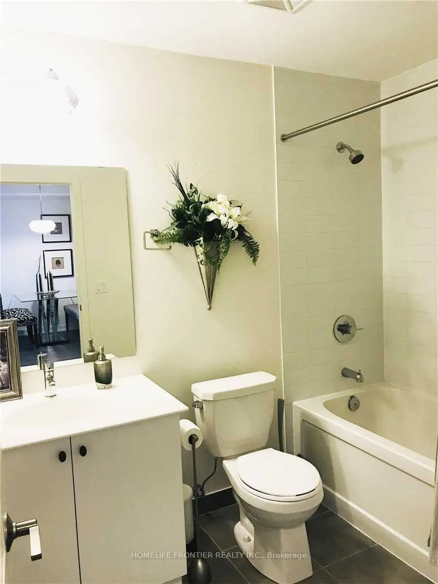 Photo 10 of Unit 304, 555 William Graham Drive, Aurora, Rural Aurora — HOMEH