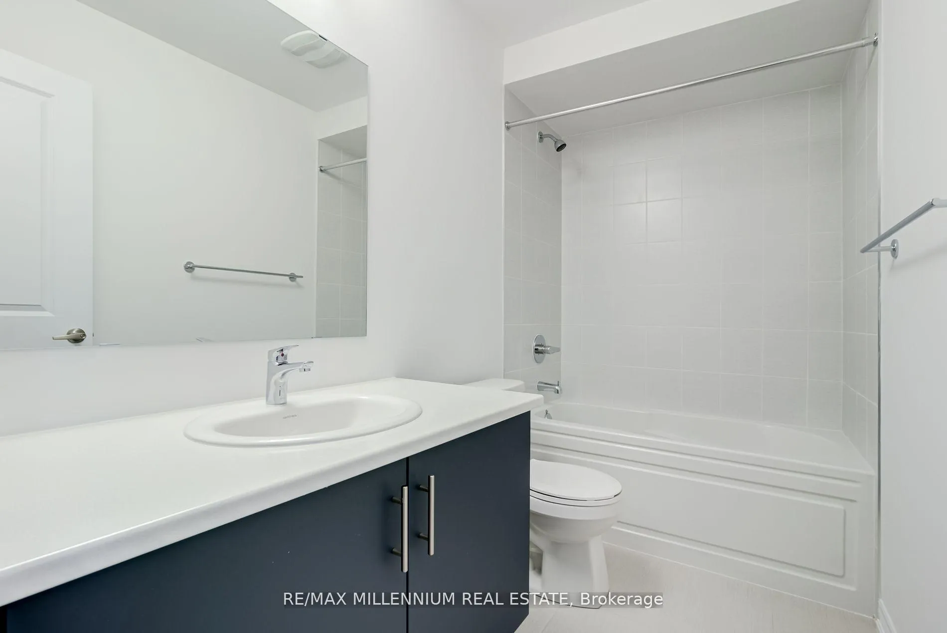 Photo 8 of 2040 Cameron Lott Crescent E, Oshawa, Kedron — HOMEH