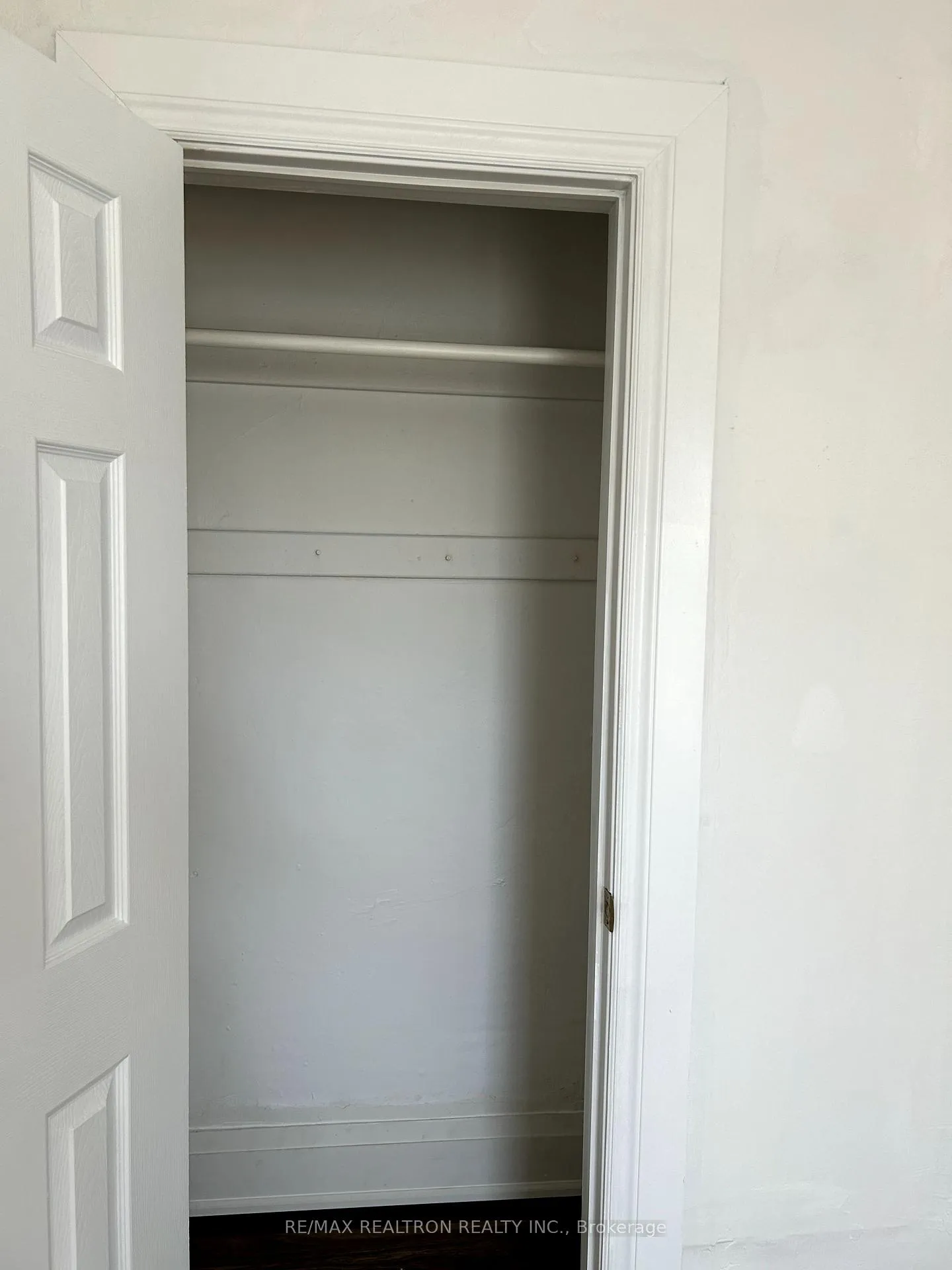 Photo 13 of Unit 3, 1295 Gerrard Street E, Toronto, Greenwood-Coxwell — HOMEH