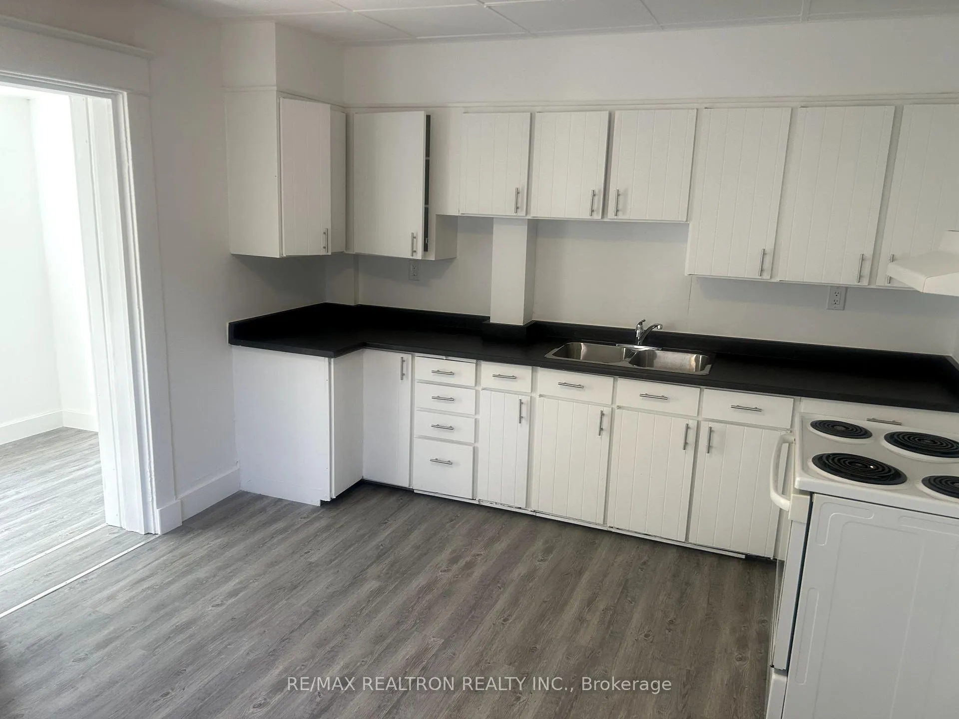 Photo 2 of Unit 2, 1299 Gerrard Street E, Toronto, Greenwood-Coxwell — HOMEH