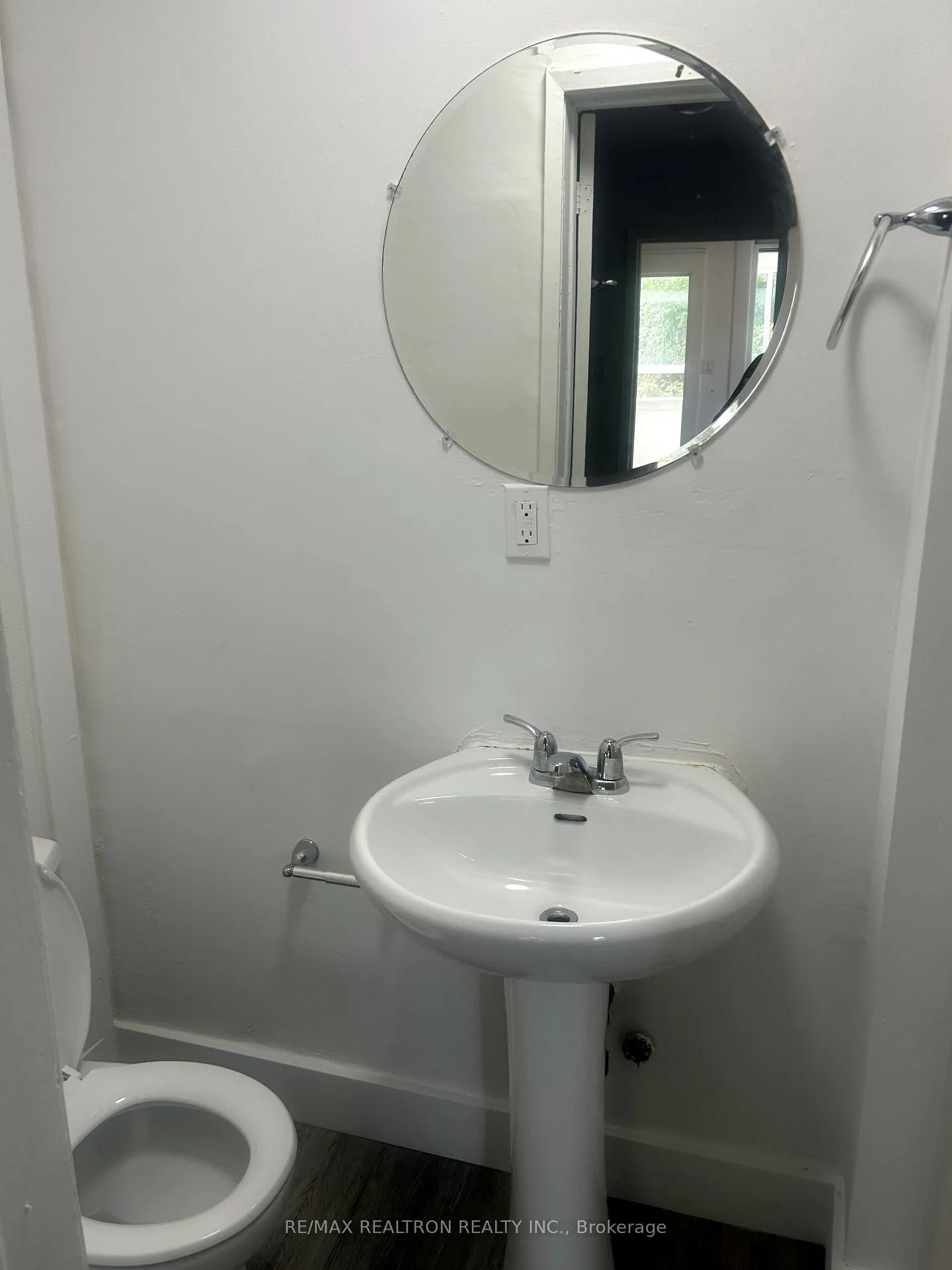 Photo 9 of Unit 2, 1299 Gerrard Street E, Toronto, Greenwood-Coxwell — HOMEH