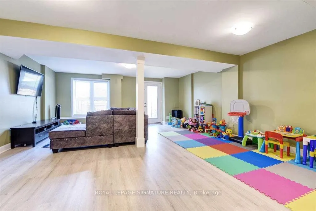 Photo 16 of 1784 Silverstone Crescent, Oshawa, Samac — HOMEH