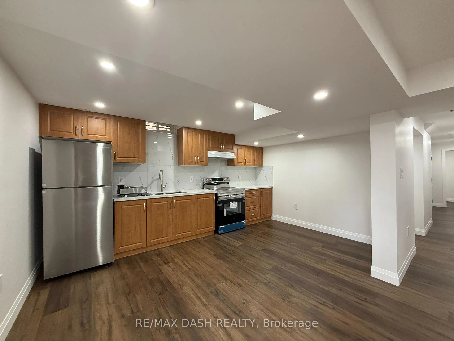Photo 4 of Unit Lower, 30 Brownell Street, Whitby, Rolling Acres — HOMEH