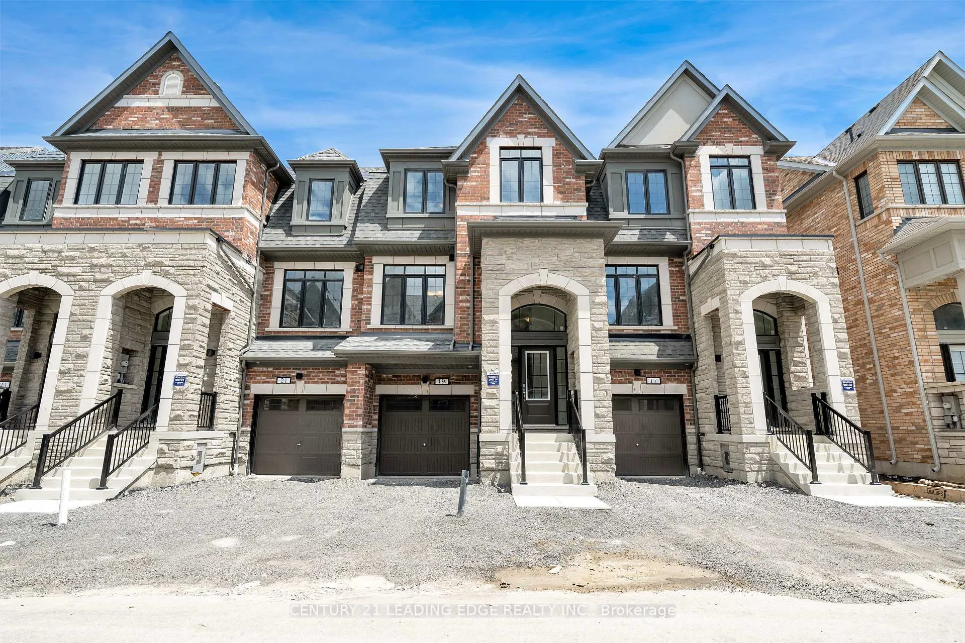 Photo 1 of 19 Calloway Way, Whitby, Downtown Whitby — HOMEH