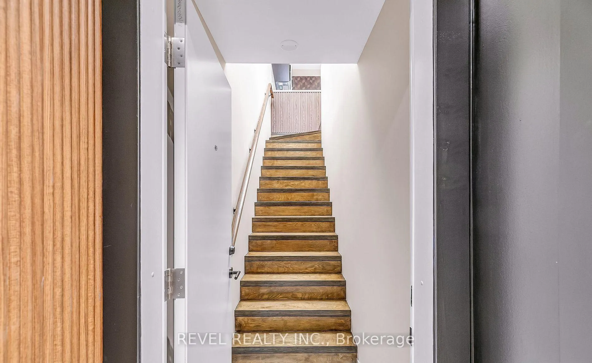 Photo 2 of Unit Private Loft, 27 Chisholm Avenue, Toronto, East End-Danforth — HOMEH