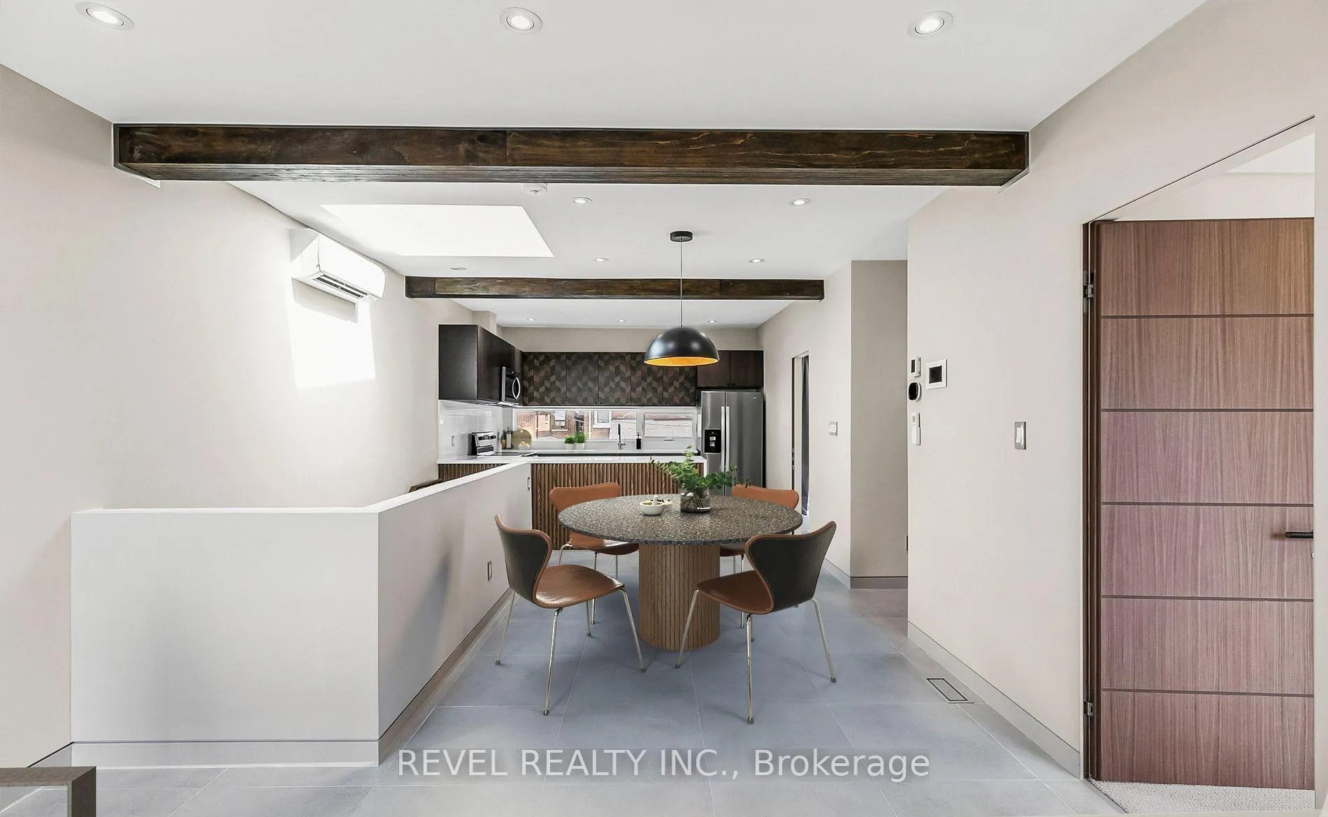 Photo 4 of Unit Private Loft, 27 Chisholm Avenue, Toronto, East End-Danforth — HOMEH