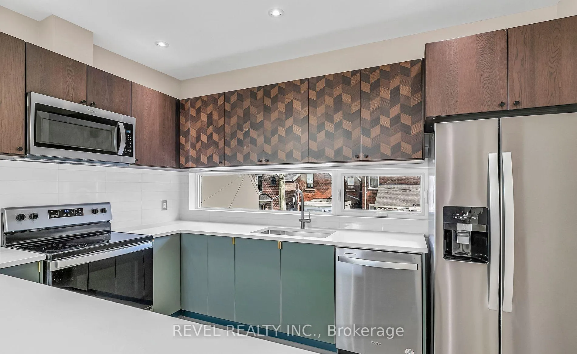 Photo 6 of Unit Private Loft, 27 Chisholm Avenue, Toronto, East End-Danforth — HOMEH