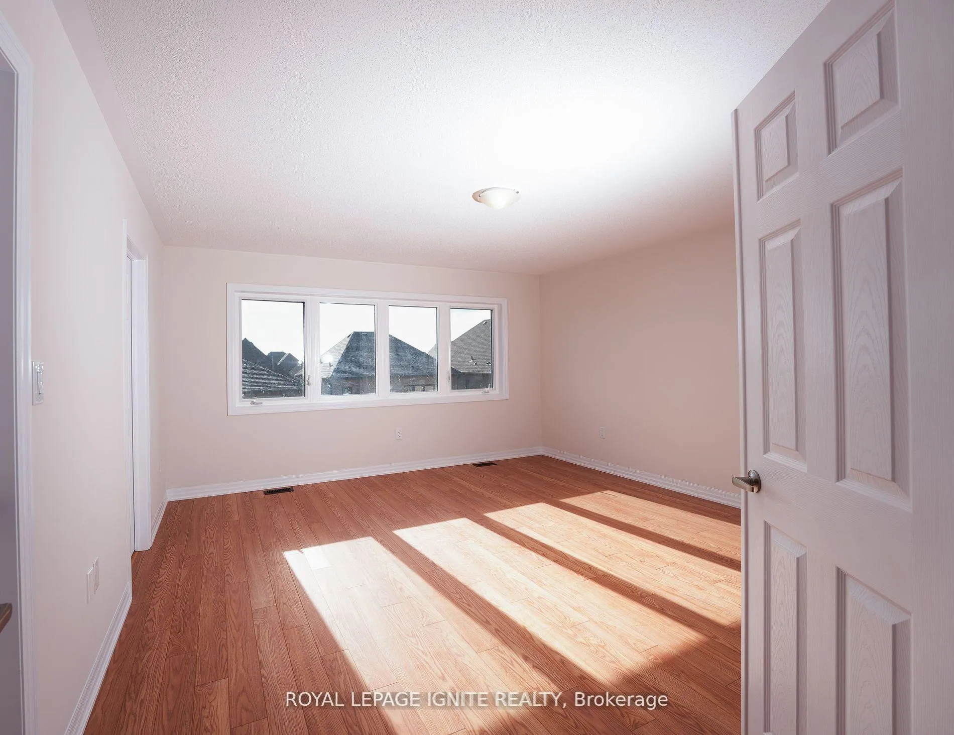 Photo 14 of 11 ED Ewert Avenue, Clarington, Newcastle — HOMEH