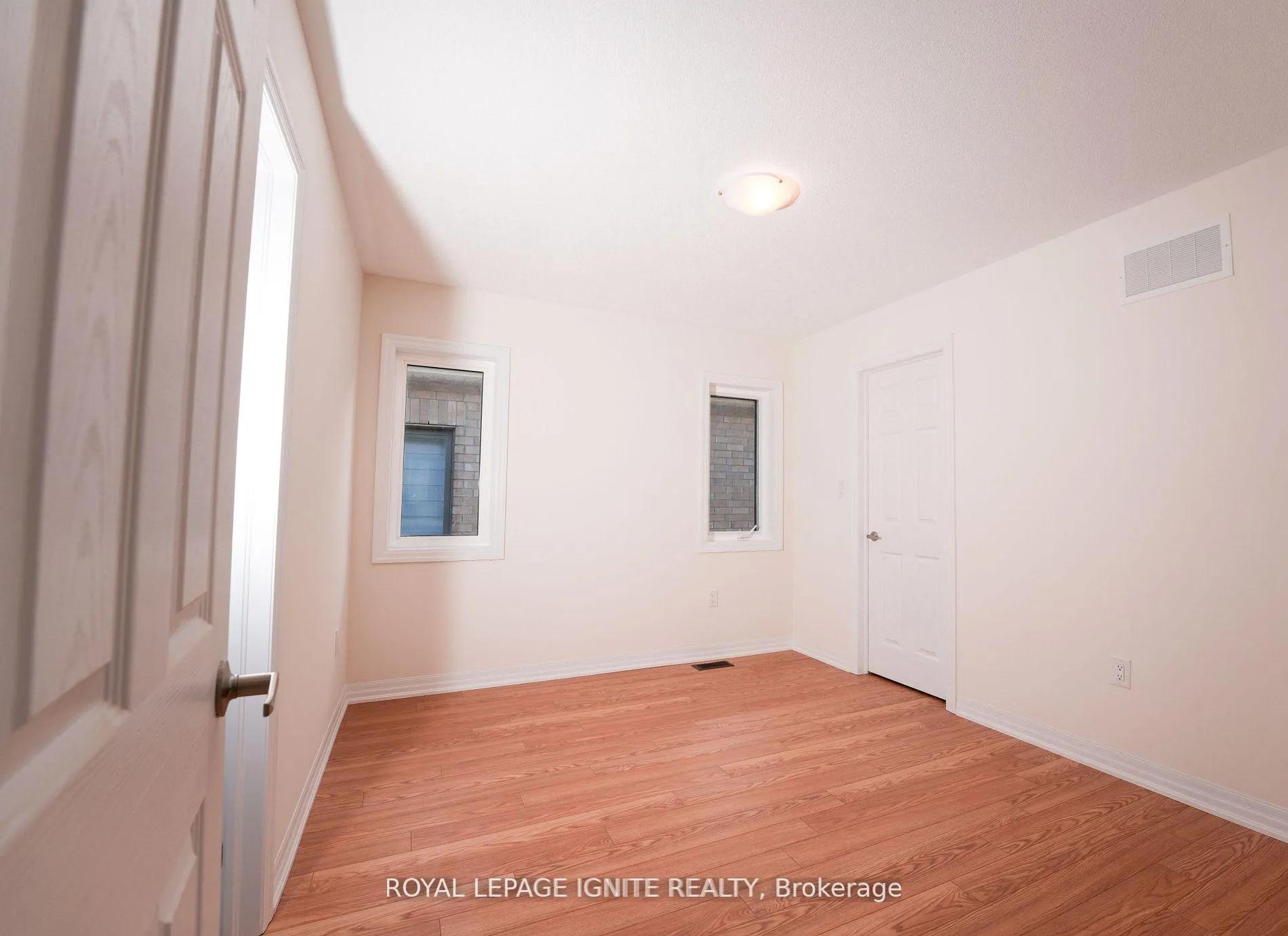 Photo 18 of 11 ED Ewert Avenue, Clarington, Newcastle — HOMEH