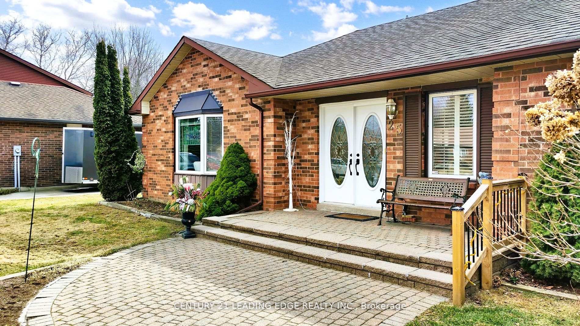 Photo 9 of 25 Colleen Crescent, Caledon, Caledon East — HOMEH
