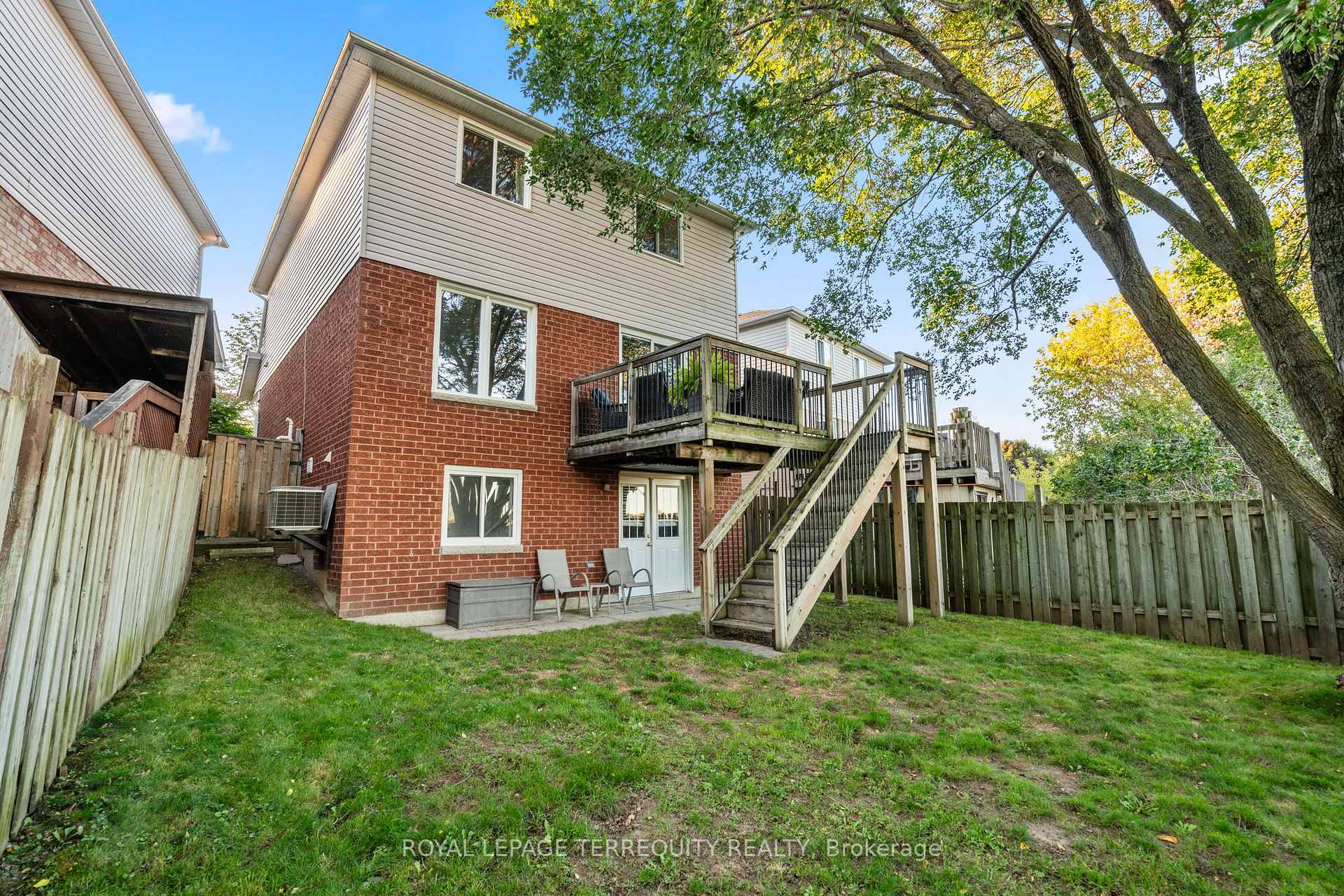 Photo 38 of 43 Champine Square, Clarington, Bowmanville — HOMEH