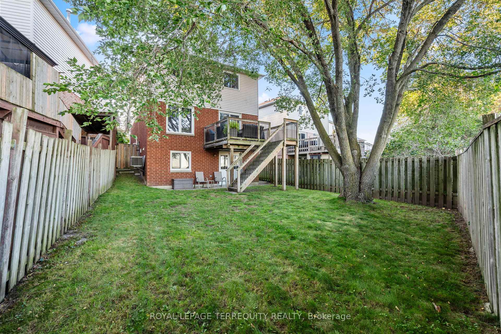 Photo 39 of 43 Champine Square, Clarington, Bowmanville — HOMEH