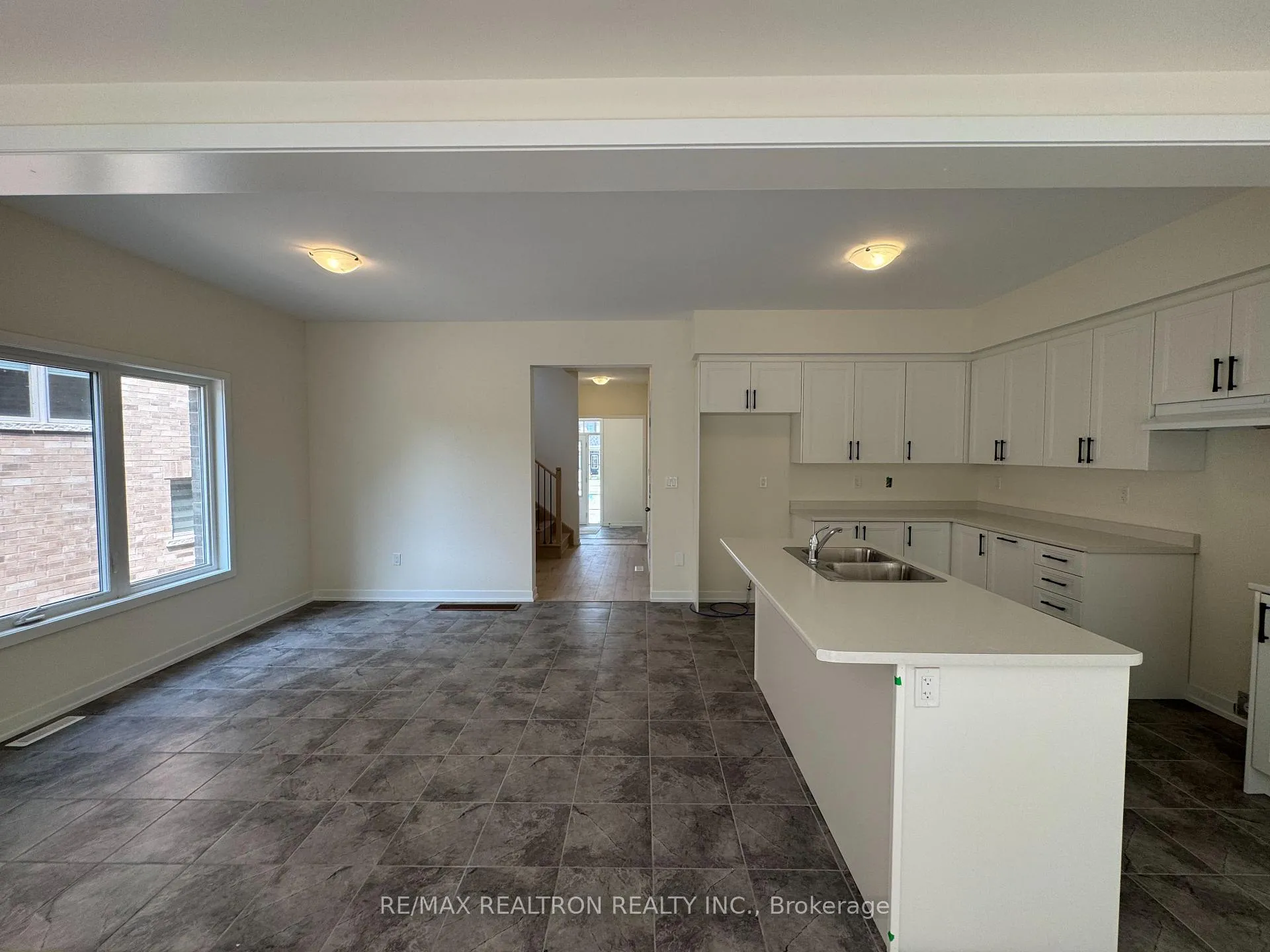Photo 9 of 70 N Gdn Boulevard, Scugog, Port Perry — HOMEH